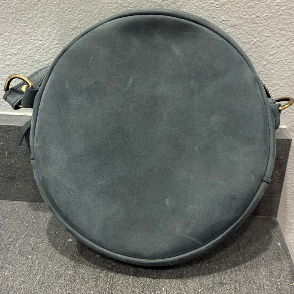 Portland Leather large Circle Crossbody bag in storm - Picture 2 of 7